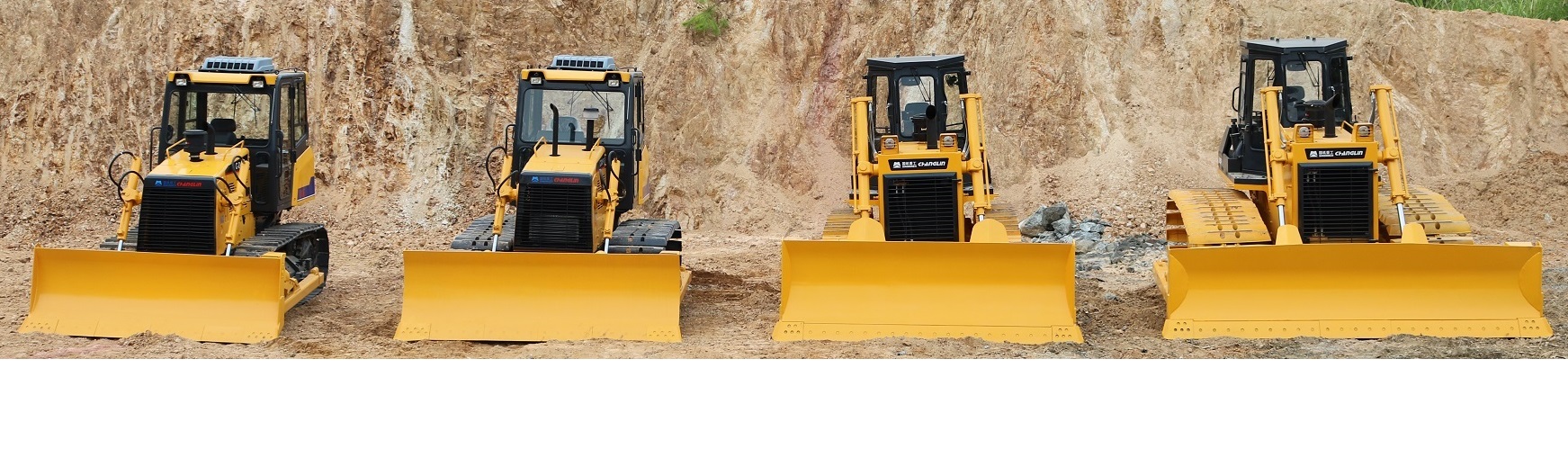 XE ỦI ĐẤT LIÊN DOANH