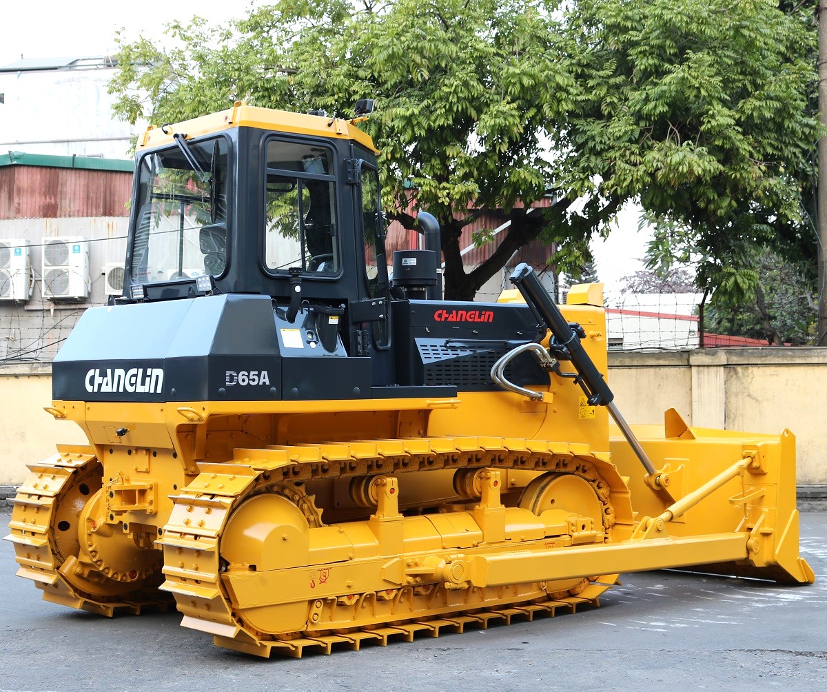 Giá Máy ỦI Komatsu D65 A-11 & D65P-11 Mới 100%