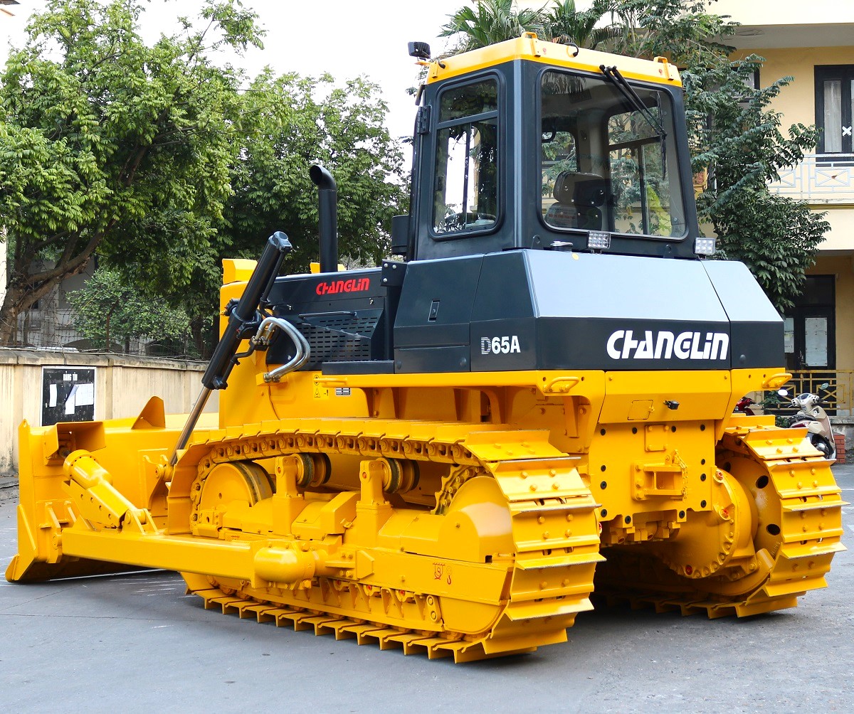Giá Máy ỦI Komatsu D65 A-11 & D65P-11 Mới 100%